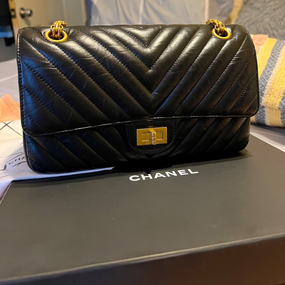 Chanel Reissue 225
